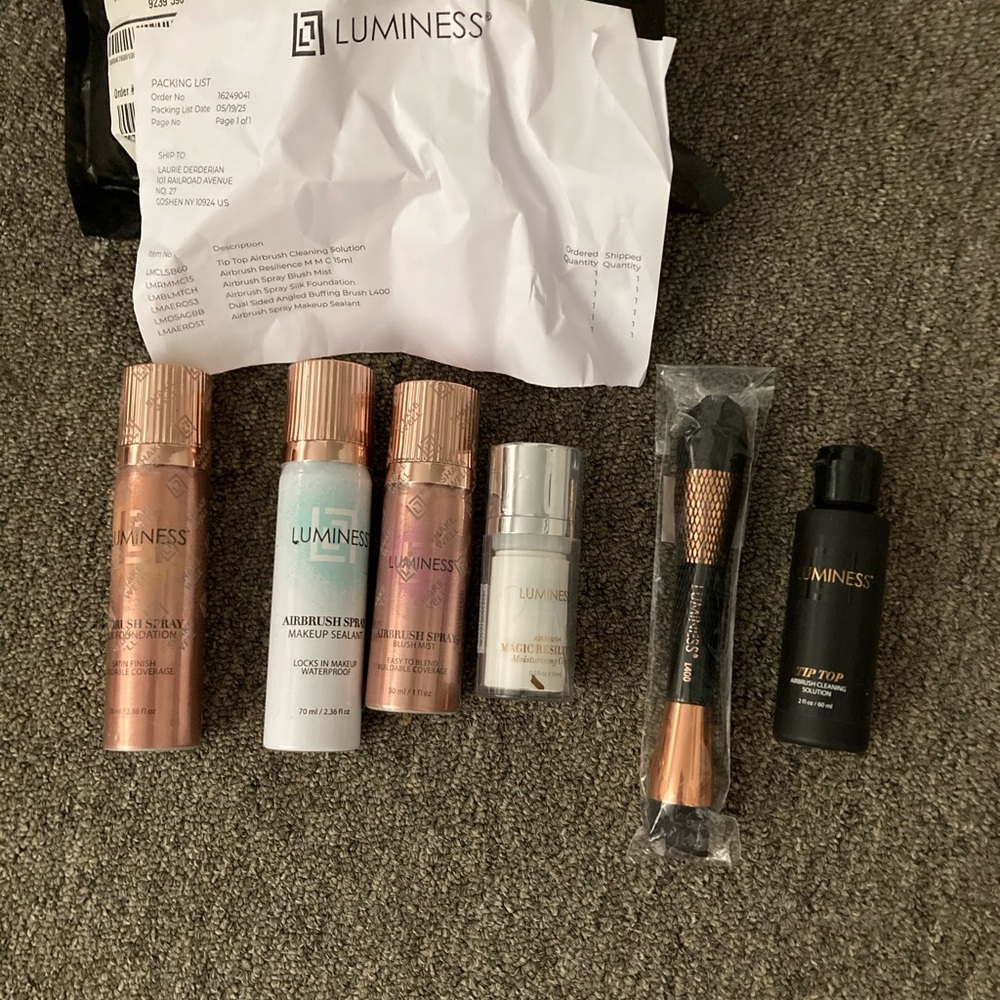 BRAND NEW Luminess Airbrush Makeup Foundation Set - Color 030 Light Medium